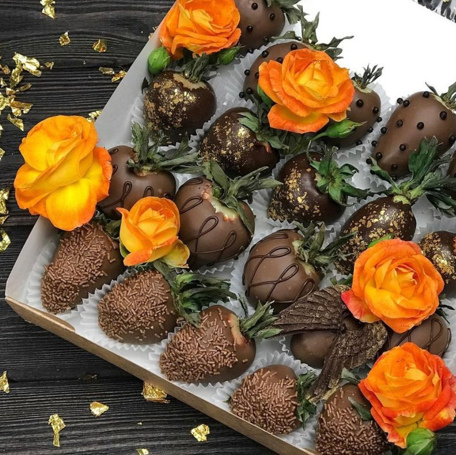 Наборы из клубники в шоколаде Сургут. Клубника в шоколаде в Сургуте