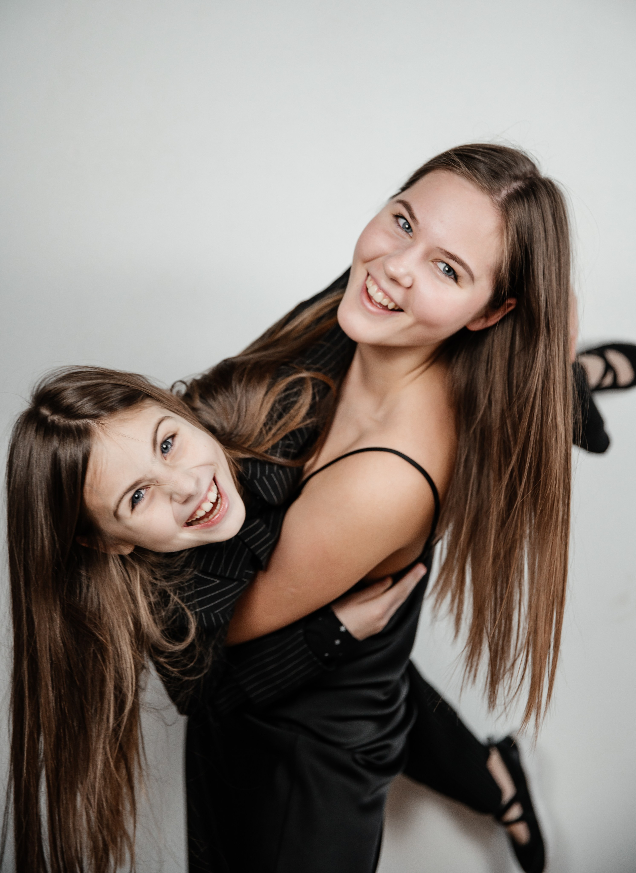 <img src="ml.jpg" alt="Семейная фотосессия дома или в студии, детский праздник, юбилей день рождения">