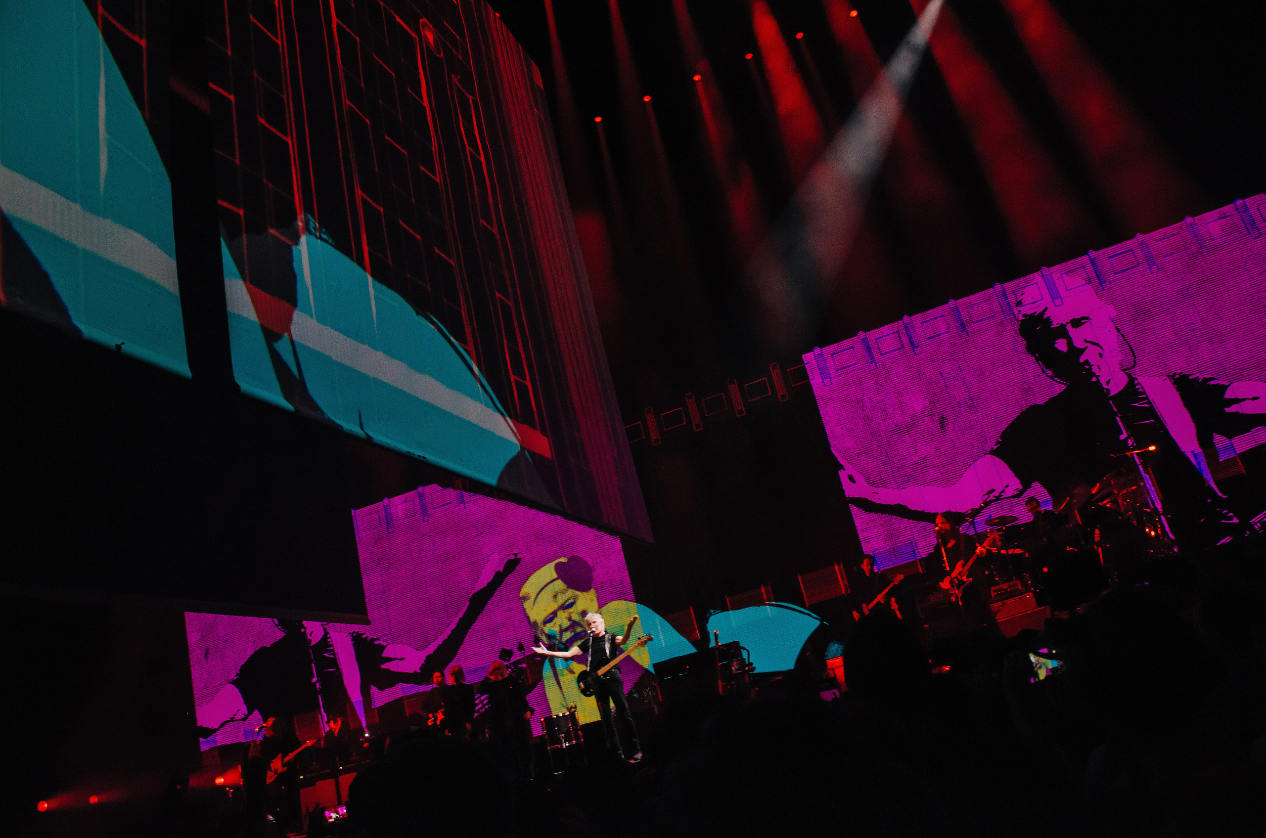 Концерт Роджера Уотерса в Олимпийском. Репортажный и свадебный фотограф в Курске Борис Захарчук