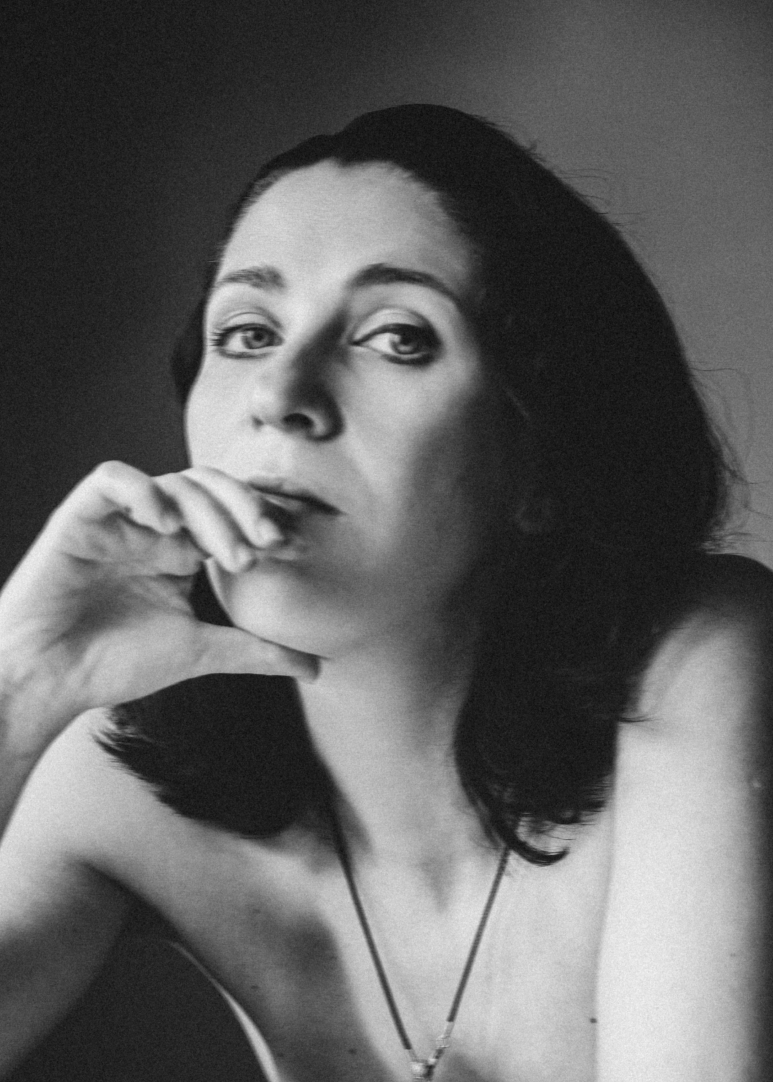 Фотограф Ирина Павленко Черно белый портрет девушки