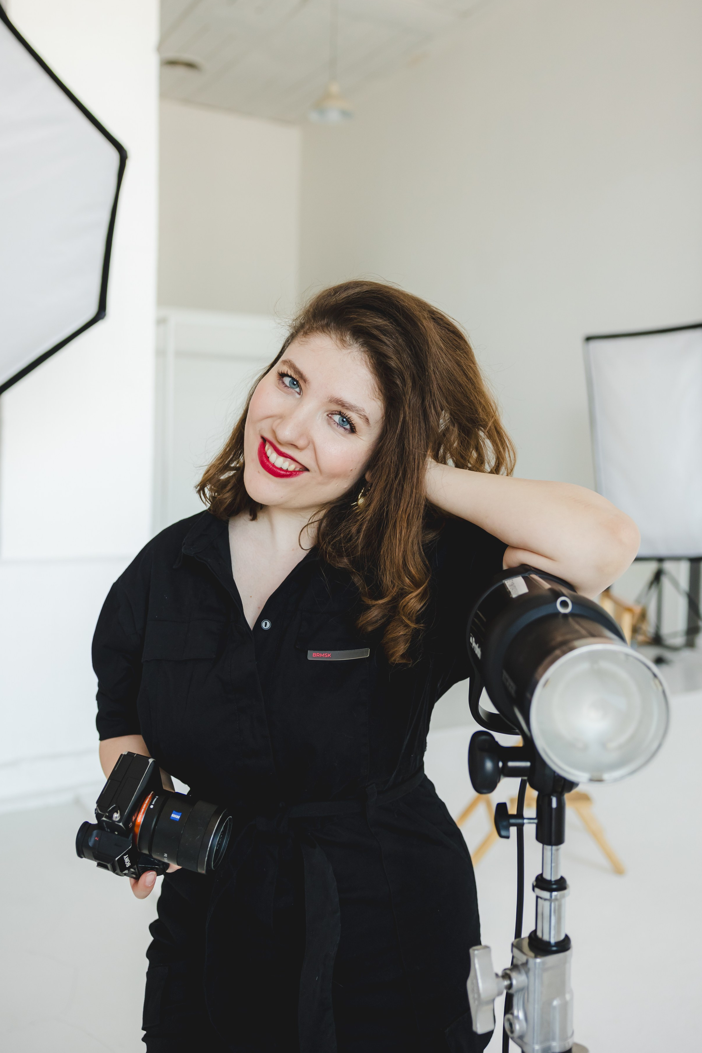 Контакты. Портретный фотограф в Москве Полина Иониди