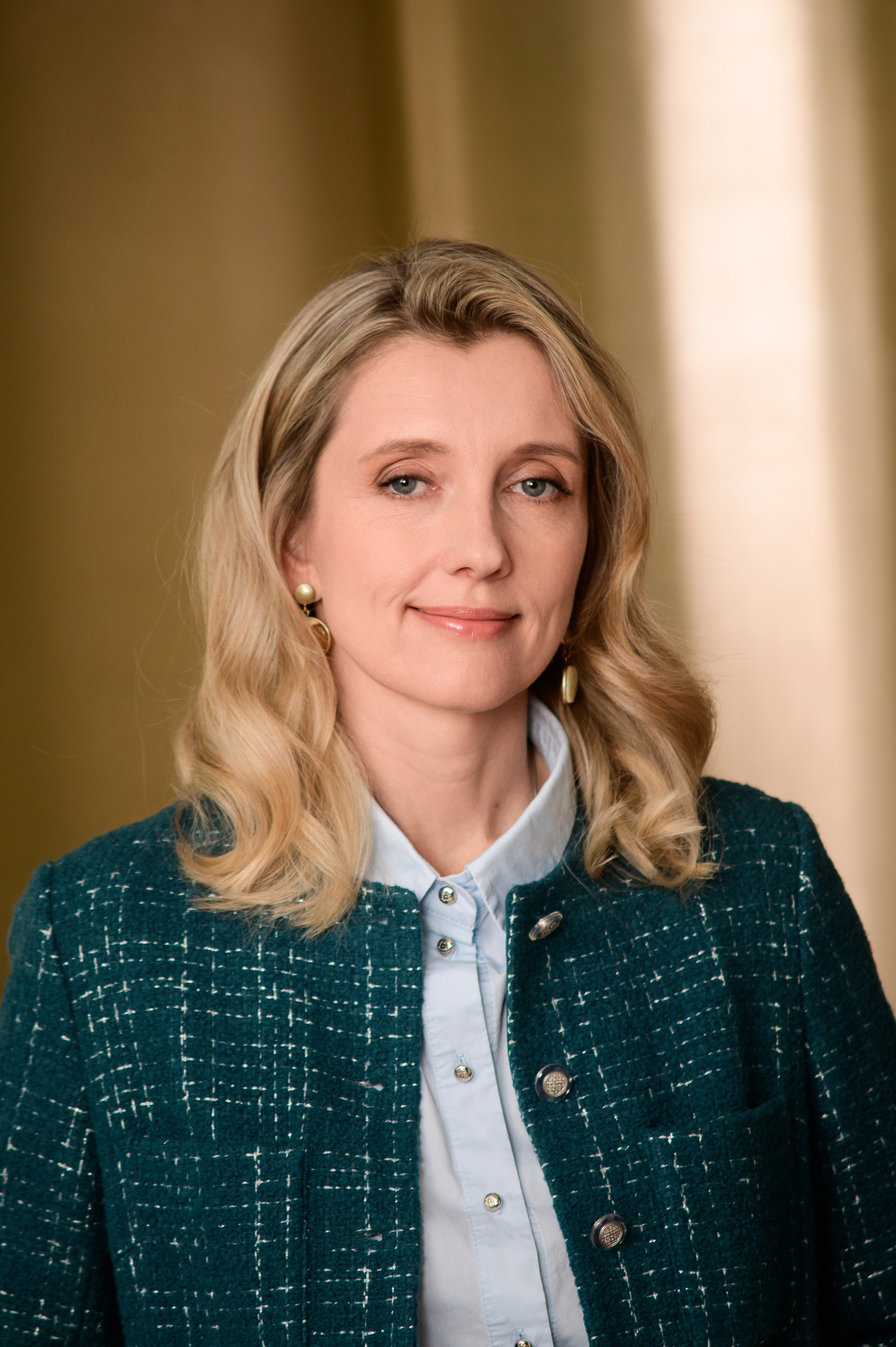 Студийная фотосессия в Москве — стильные женские съёмки под ключ