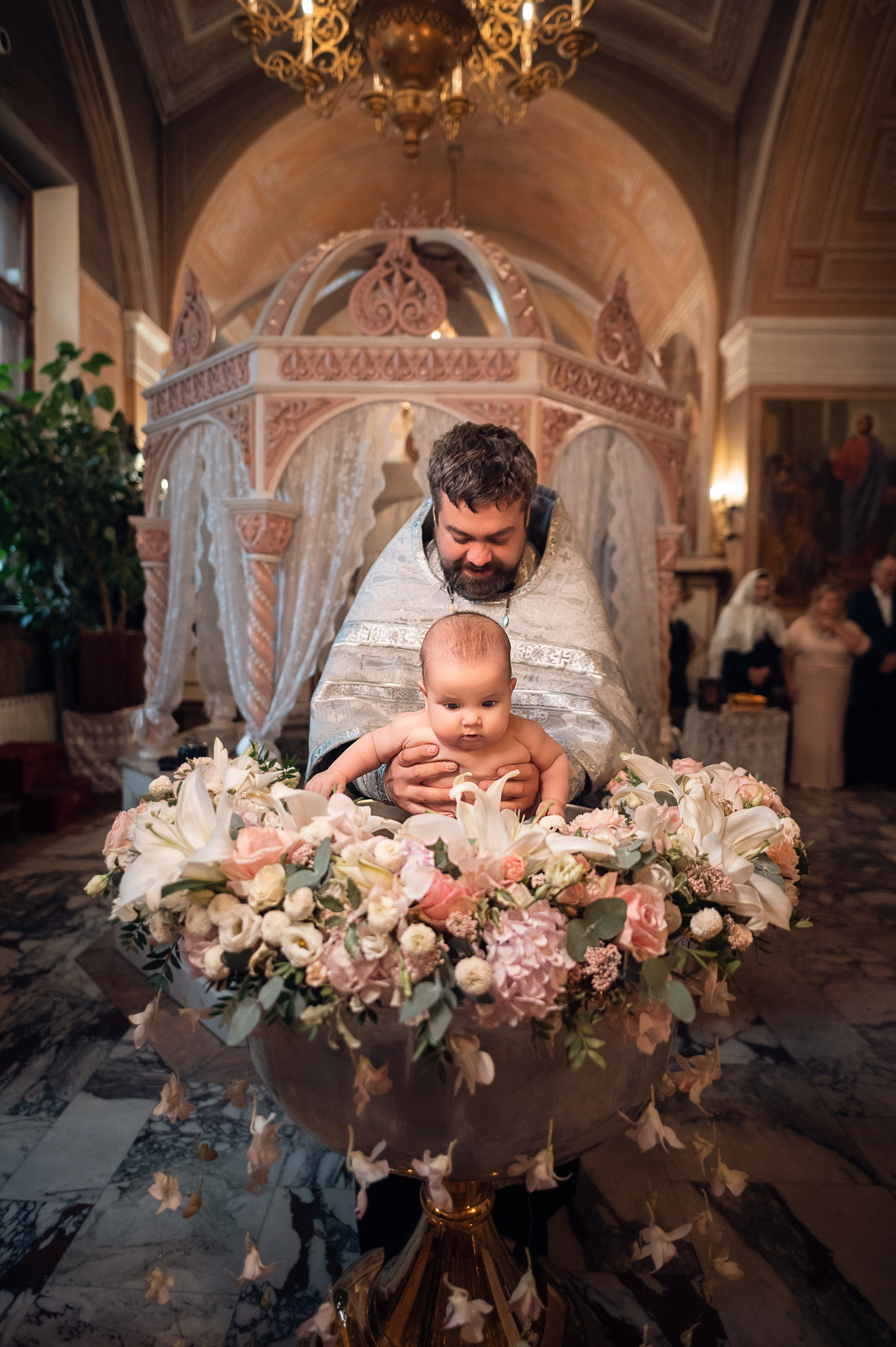 Храм Воскресения Словущего в Даниловской Слободе. Видеосъёмка крещения и венчания, Москва и московская область