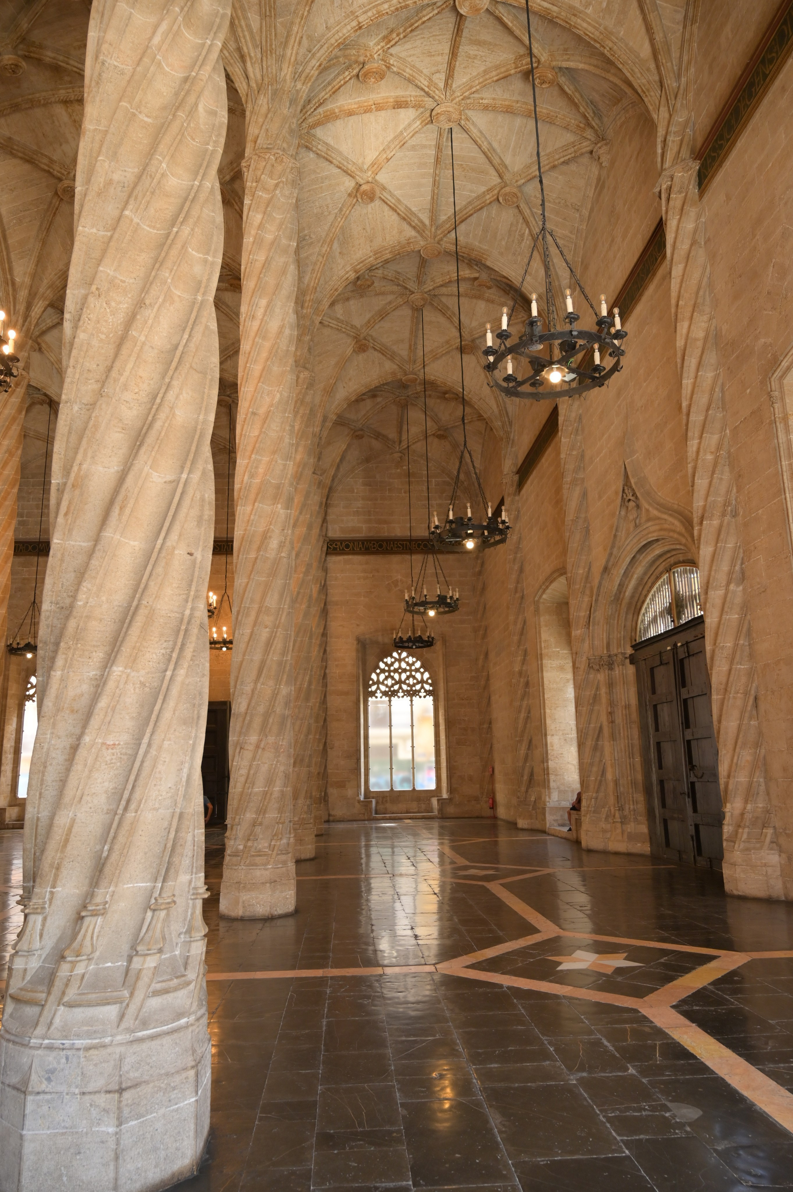 Город искусств и наук в Валенсии (Испания) Сантьяго Калатравы. Гид и фотограф в Валенсии Новиков Михаил