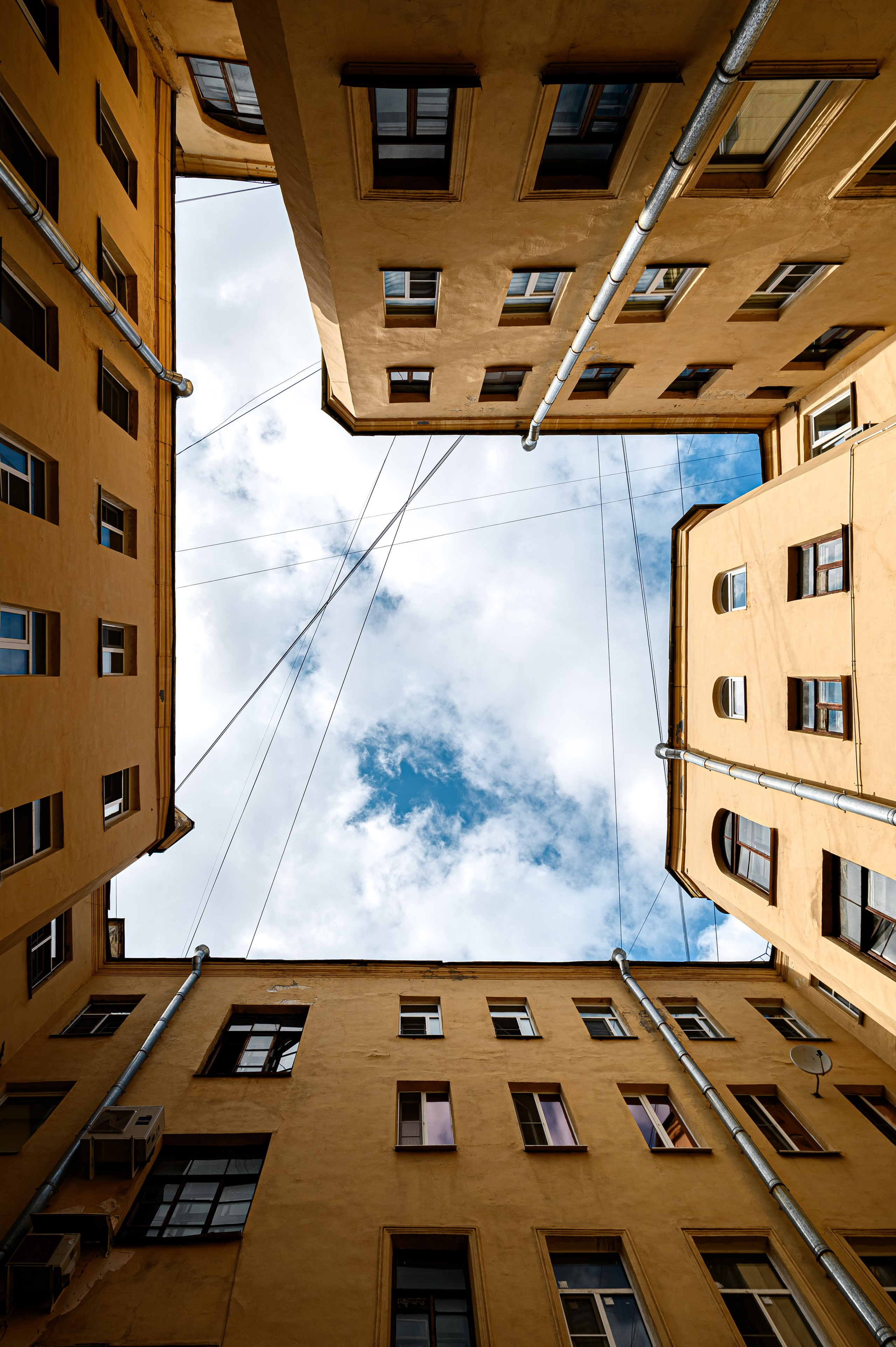 Дворы-колодцы Санкт-Петербурга (Петроградская сторона) | Фотопроект Алексея Клейменова