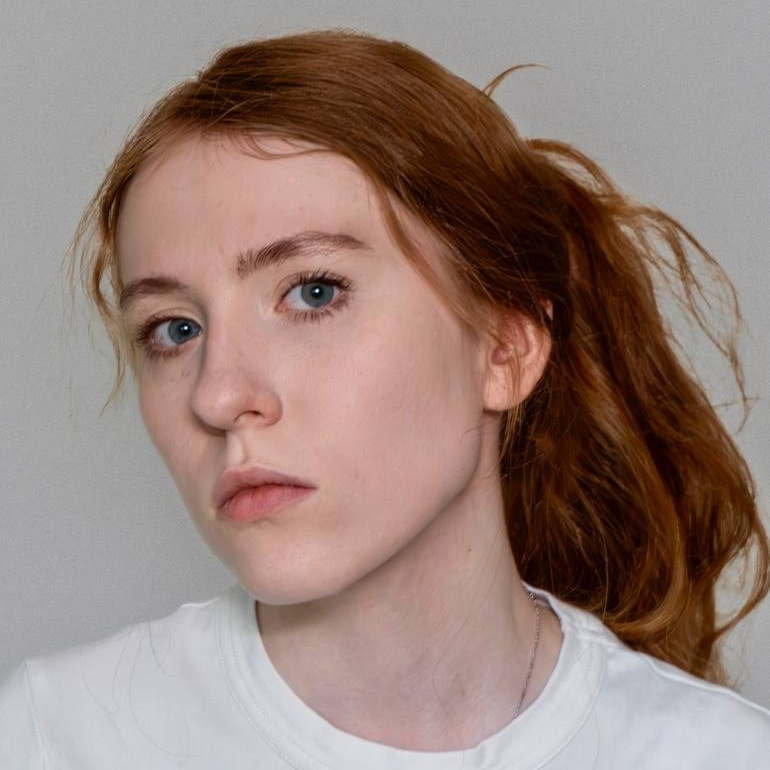 Контакты. Режиссёр и актриса Тася Малькова