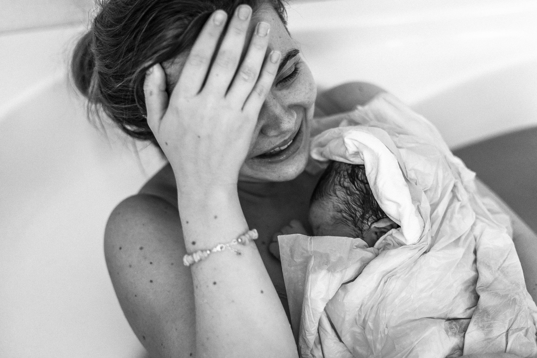 Фотограф и видеограф на роды в Москве. Фотограф на роды Москва. Фотограф новорожденных Москва