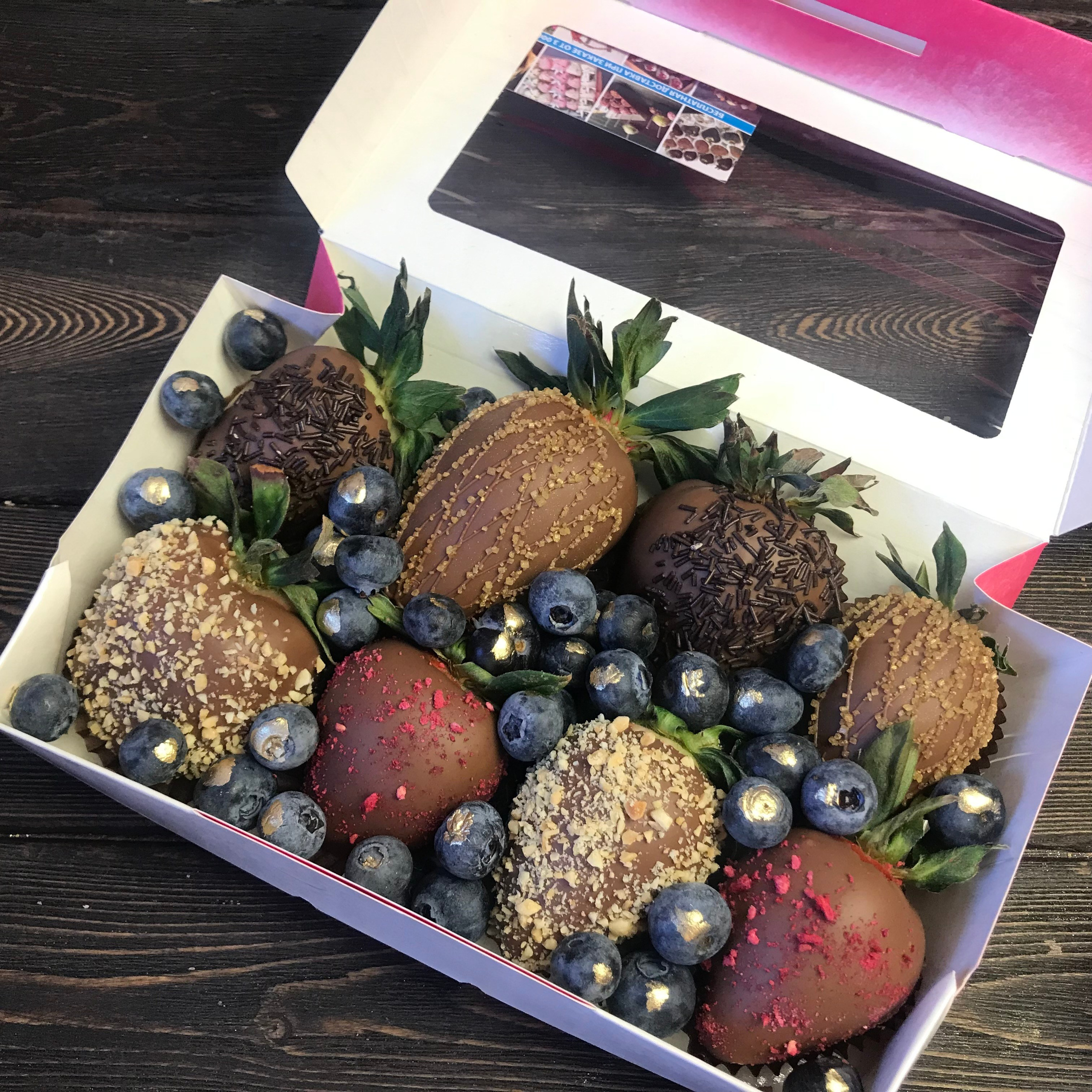 Наборы из клубники в шоколаде Сургут. Клубника в шоколаде в Сургуте