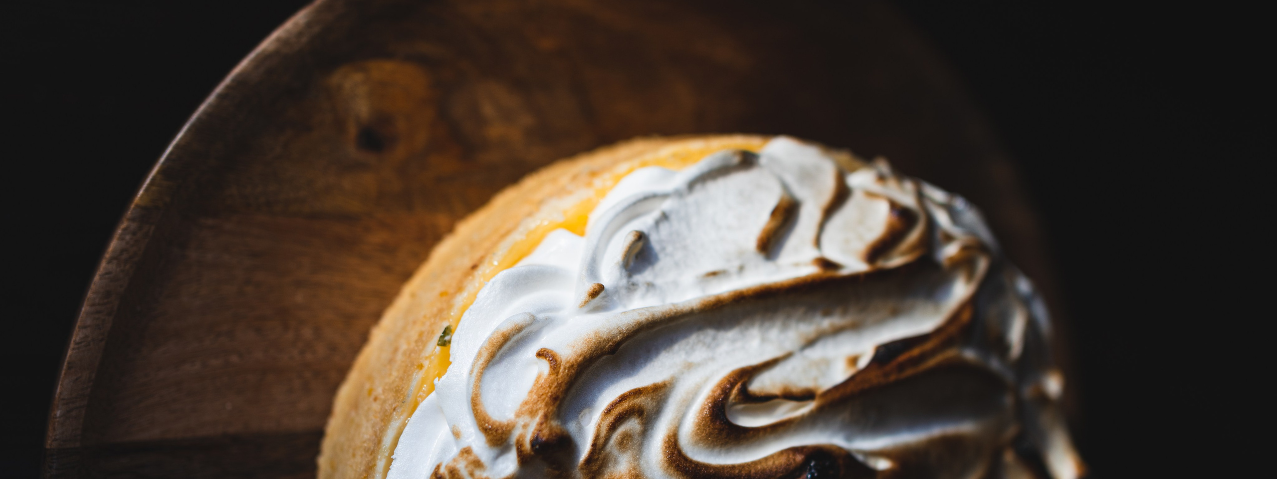 Забронировать съёмку, проконсультироваться, посмотреть адрес студии. Предметный фотограф Санкт-Петербург