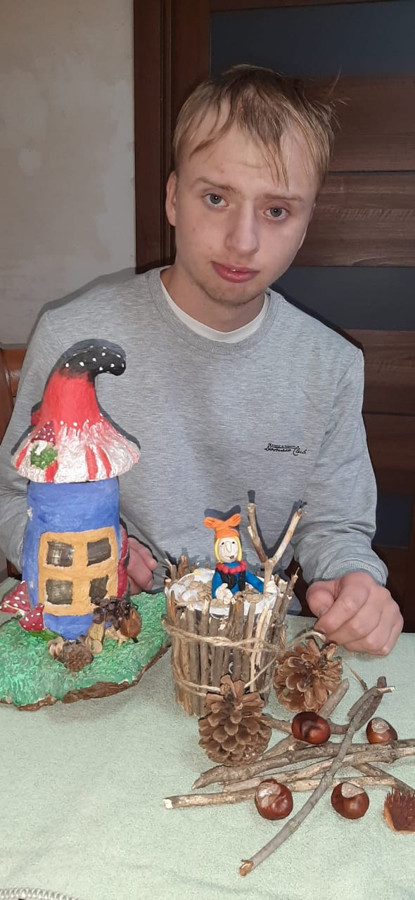 Выставка работ детей «Золотая осень». АНО «Центра социальных проектов «Путь в большой мир»