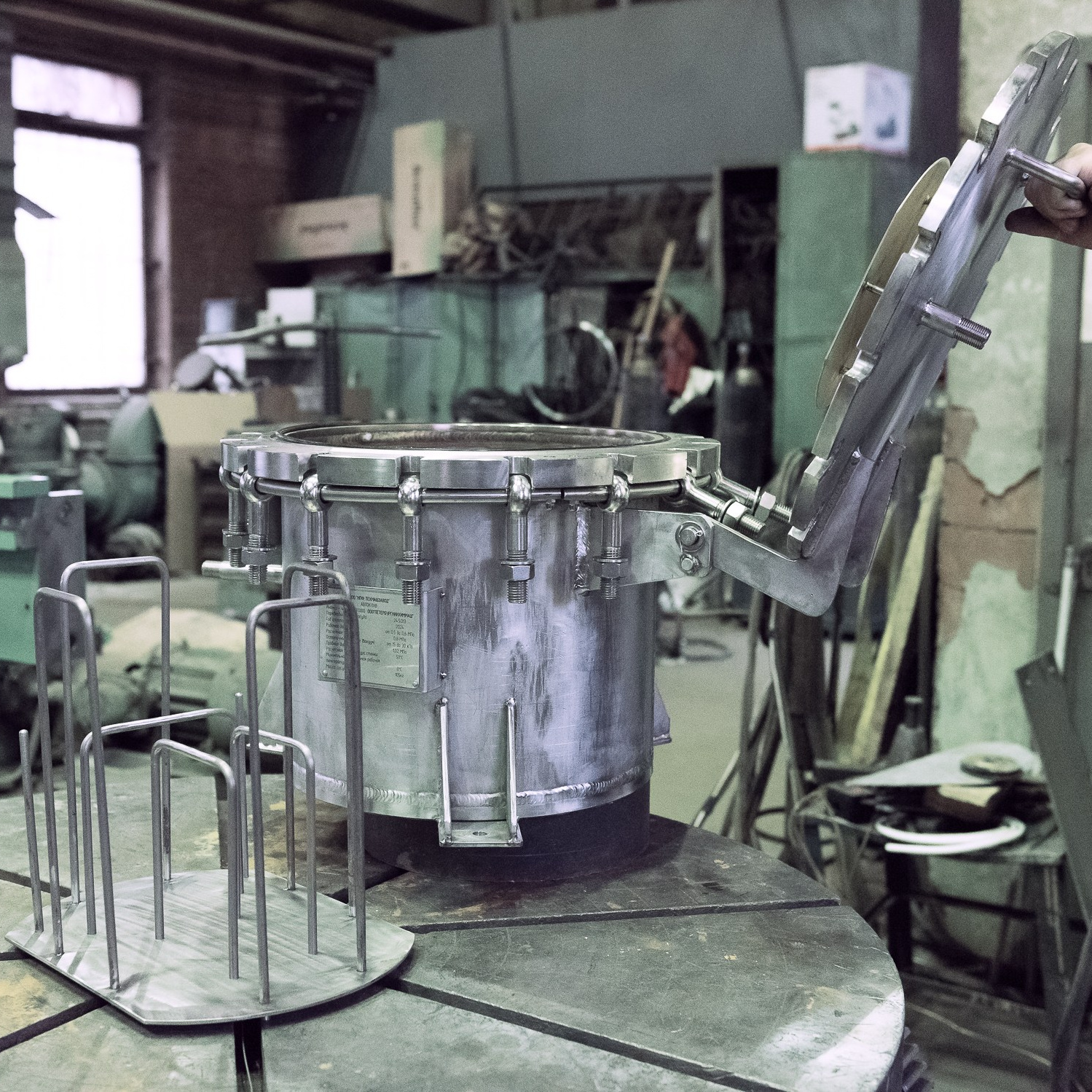 Изготовлены установки для испытаний. ПЕТЕРБУРГНИИХИММАШ разрабатывает и изготавливает оборудование