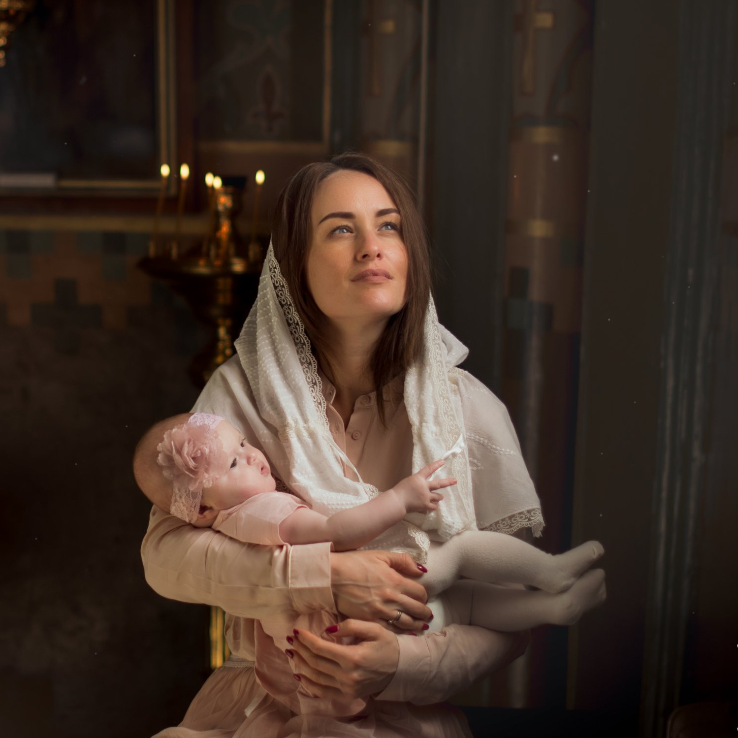 Фотографии во время крещения на долгую память. Фотограф Крещения и Венчания Калининград