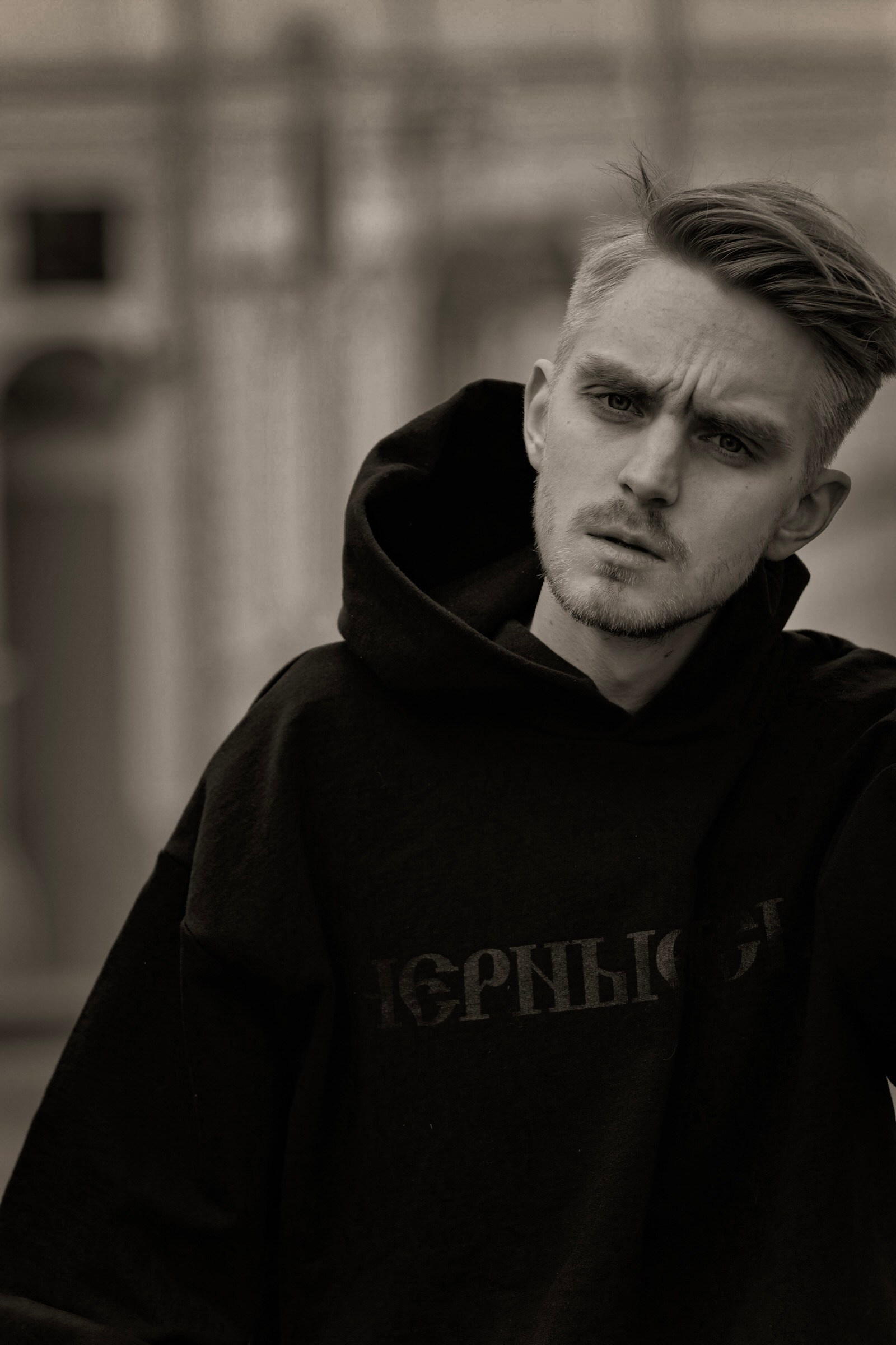 Уличная фотосессия Сени Курчанина. Концертный фотограф Валерия