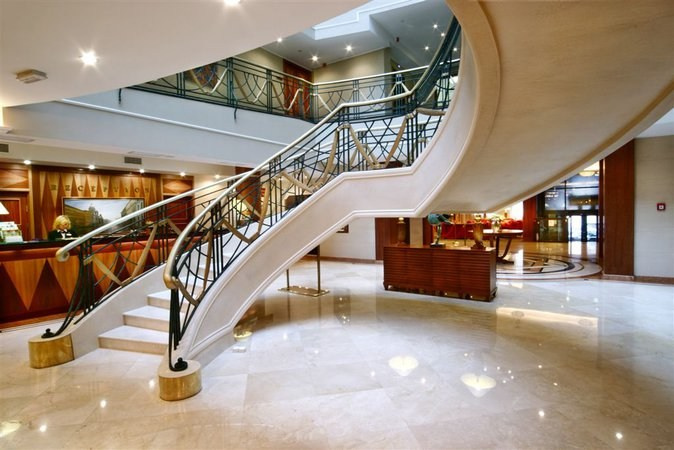 Выбрать лучшие гостиницы и отели на свадьбу для утра невесты в Санкт Петербурге. Свадебный фотограф в Москве Элина Ларченкова. Фото, которые цепляют