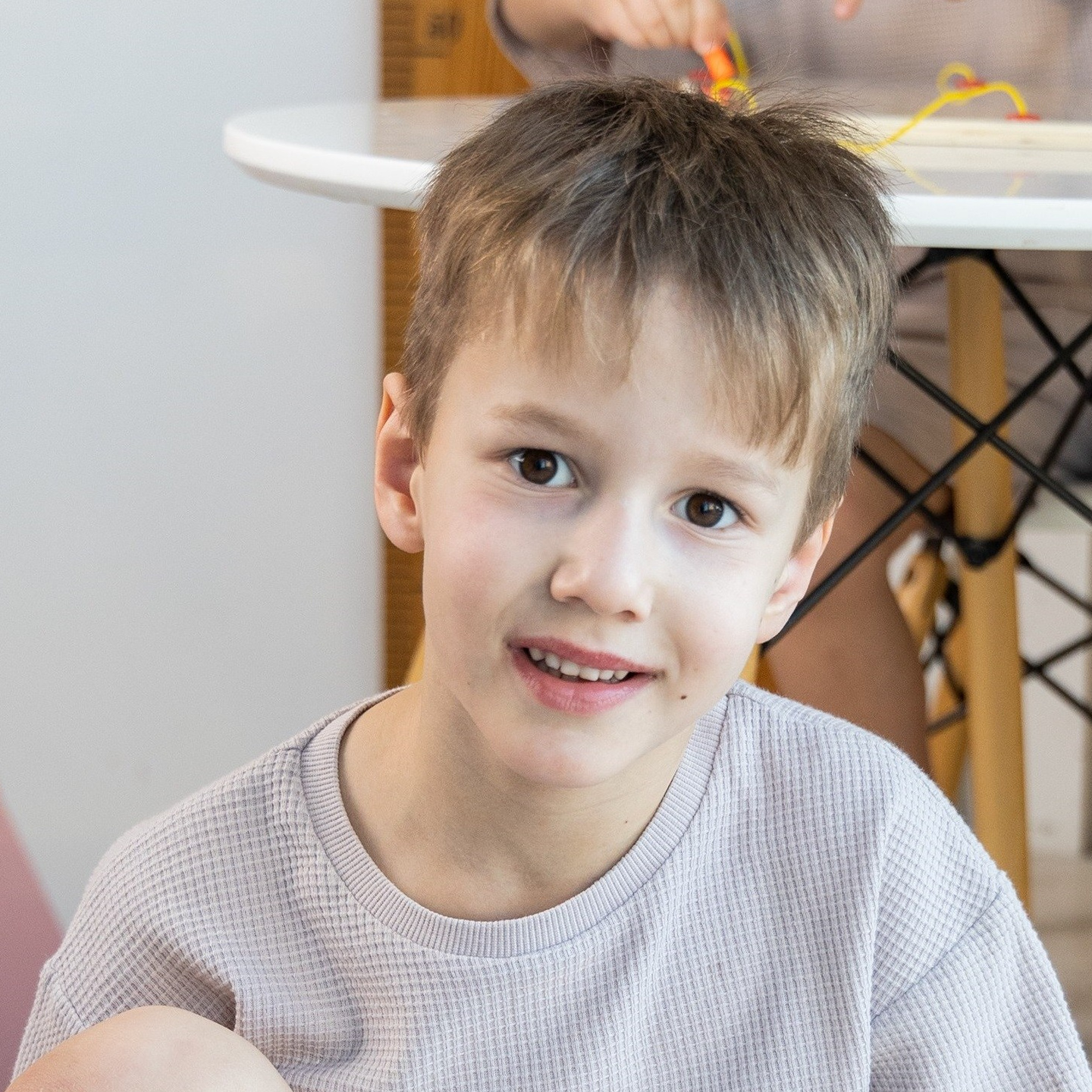 Очаровательные мальчики модели для стильной предметной съемки в Нижнем Новгороде.