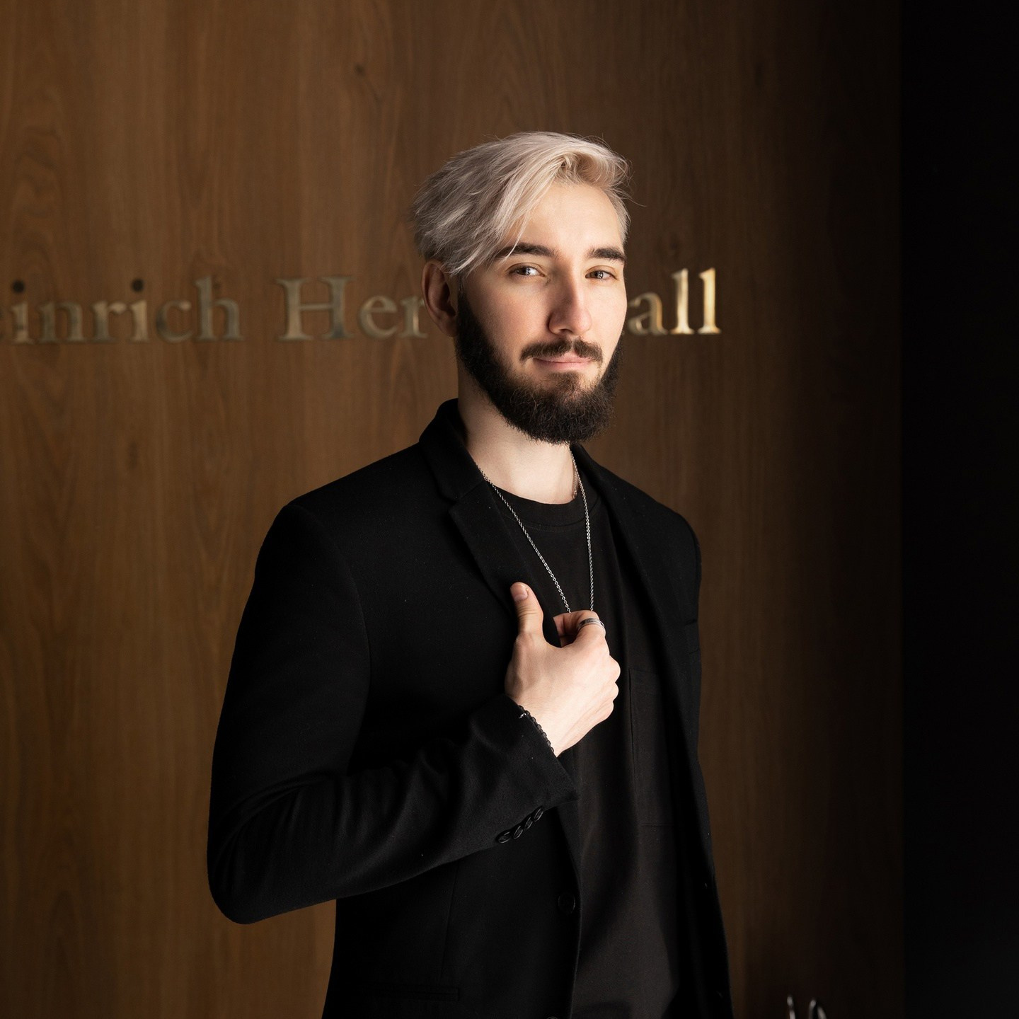 Контакты. Фотограф Сергей Некрасов