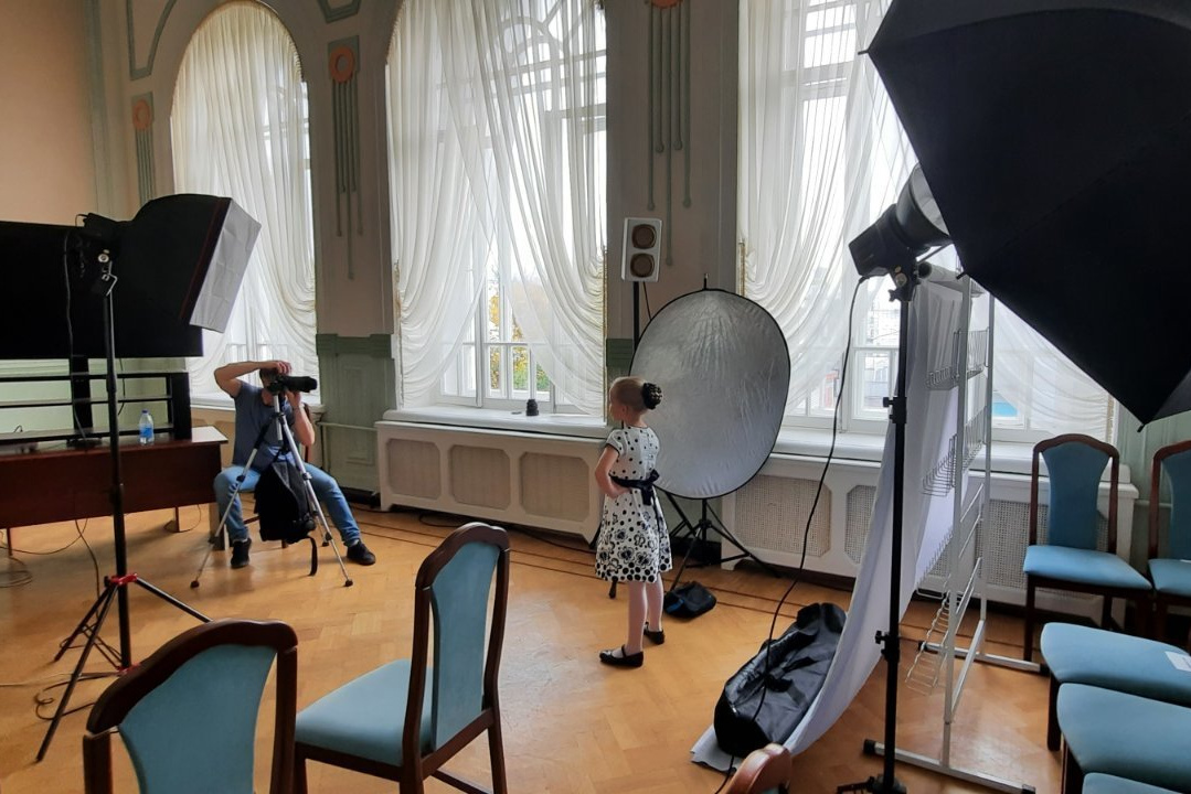 Фотосъемка девочки в выездной фотостудии.