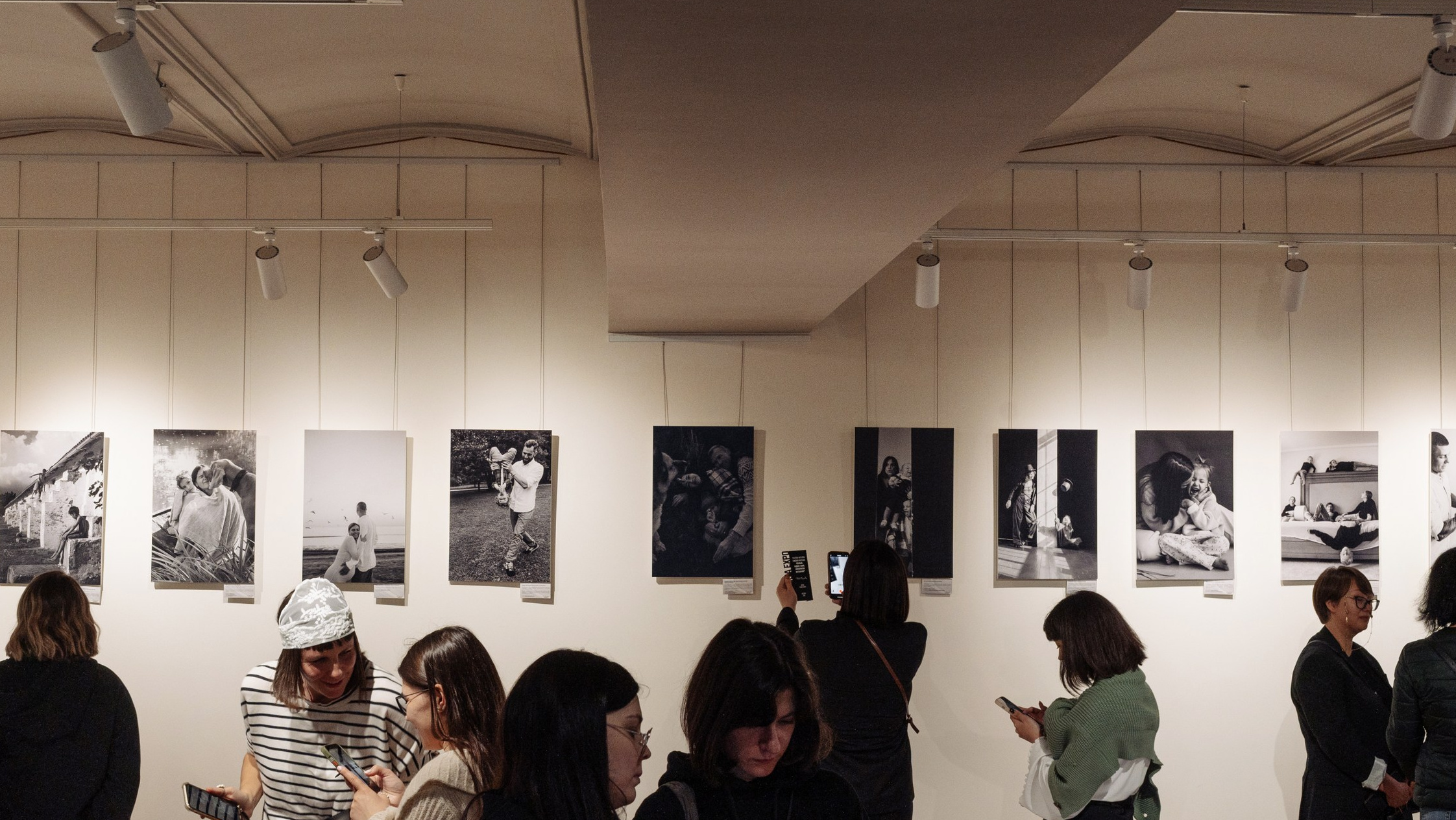фотовыставка в ГУМ, выставка фотографии в Москве, MFamilia, МФамилия, яркий фотомаркет