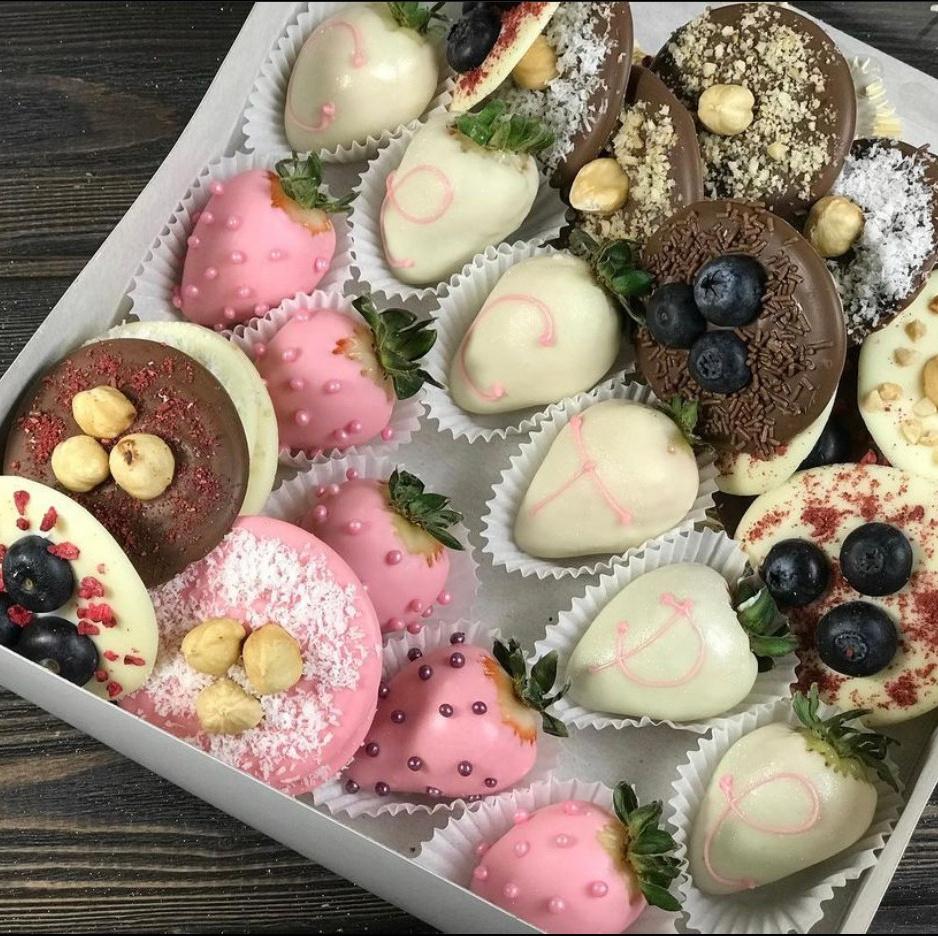 Наборы из клубники в шоколаде Сургут. Клубника в шоколаде в Сургуте