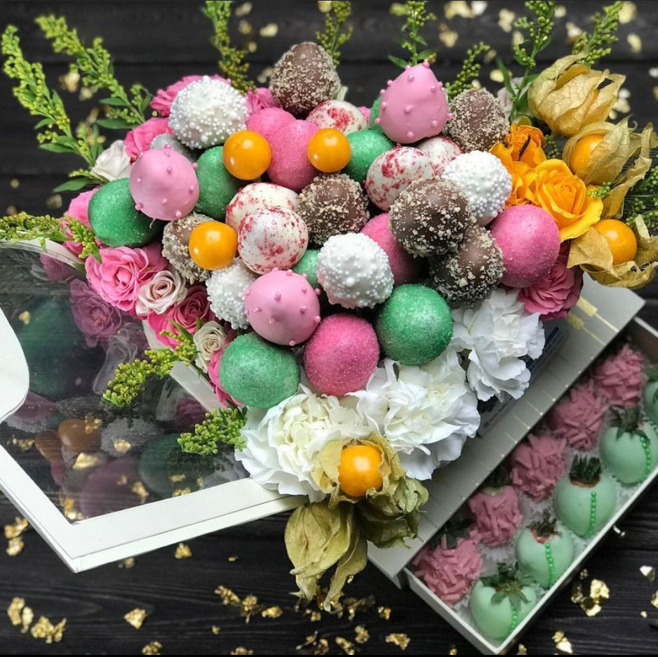 Композиции с цветами. Клубника в шоколаде в Сургуте