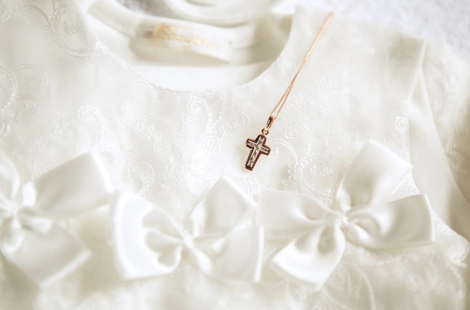 Крестик на крещение