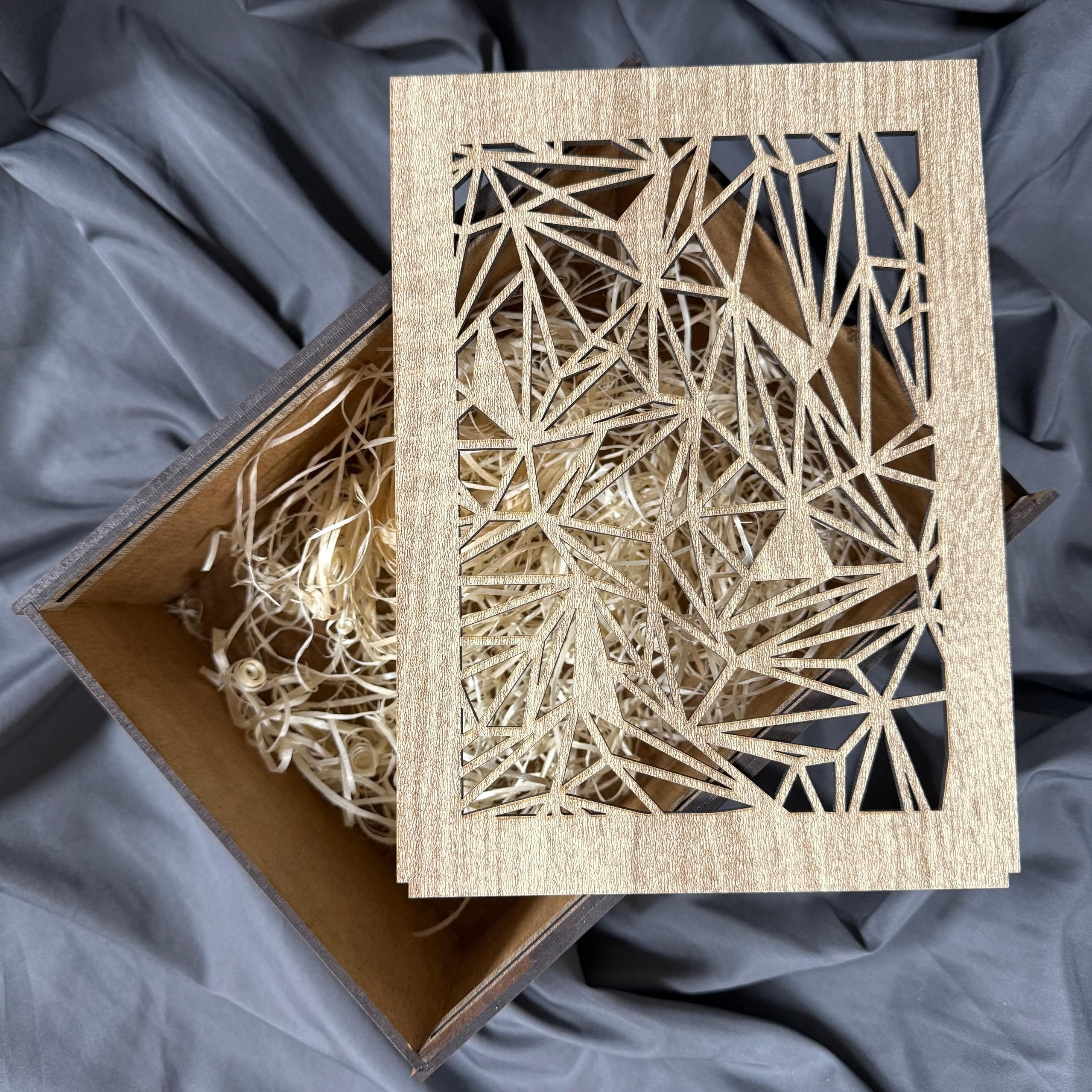 Упаковка. Художественная ручная роспись елочных шаров, корпоративные подарки и восковые аромасвечи