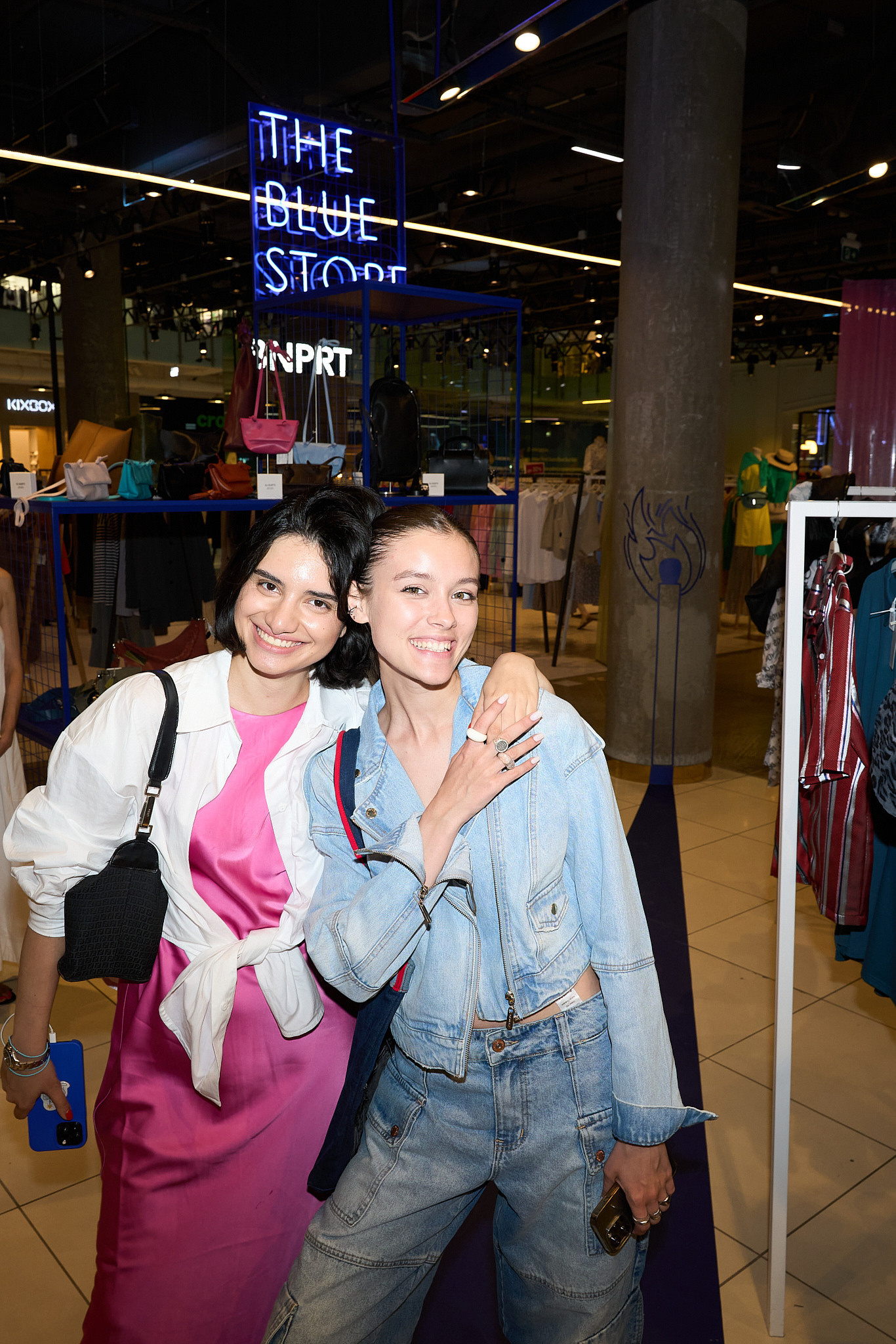 The Blue Store x Trend Island. Портретный и репортажный фотограф в Москве Острикова Анастасия