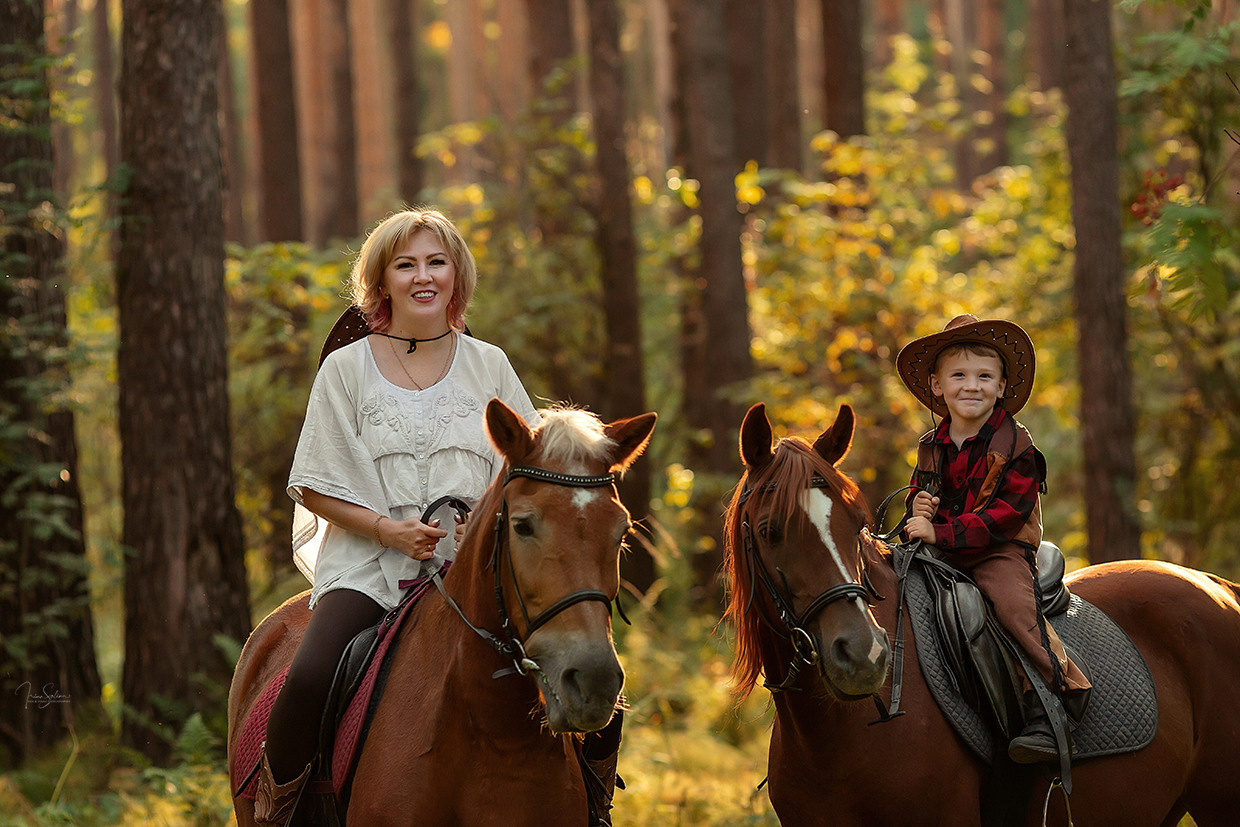 Семейная фотосессия и лошадки. Детский и семейный фотограф в Екатеринбурге