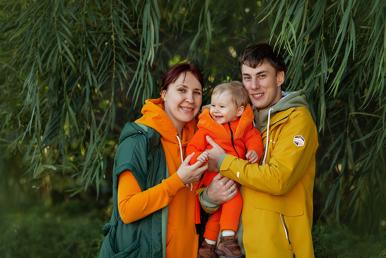 Семейные осенние фотографии в парке-дендрарии. Детский и семейный фотограф в Екатеринбурге