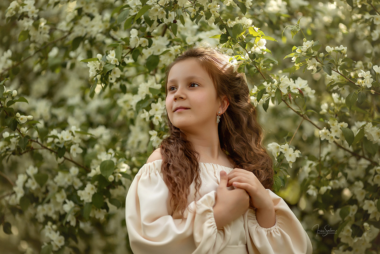 Фотосессия в яблонях. Детский и семейный фотограф в Екатеринбурге