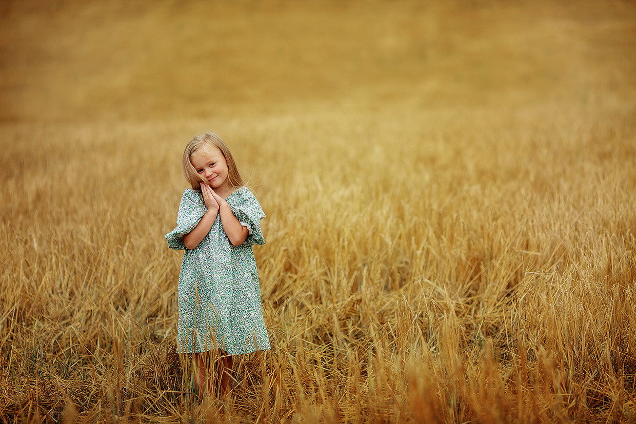 Фотосессия в пшенице. Детский и семейный фотограф в Екатеринбурге