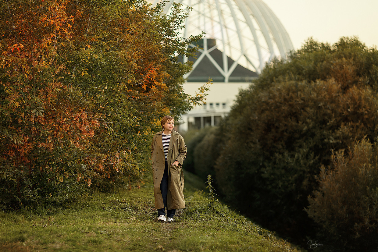 Индивидуальная фотосессия в городском пейзаже и парке. Детский и семейный фотограф в Екатеринбурге