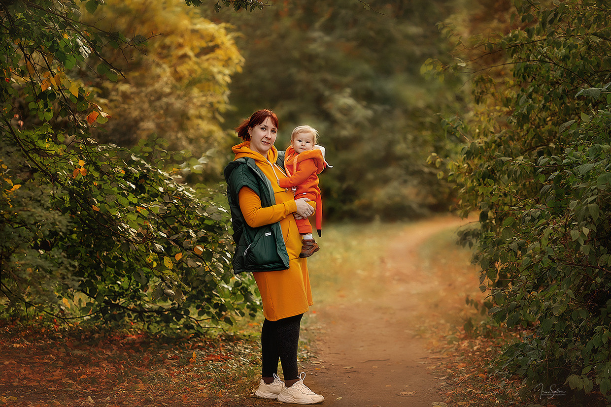 Семейные осенние фотографии в парке-дендрарии. Детский и семейный фотограф в Екатеринбурге
