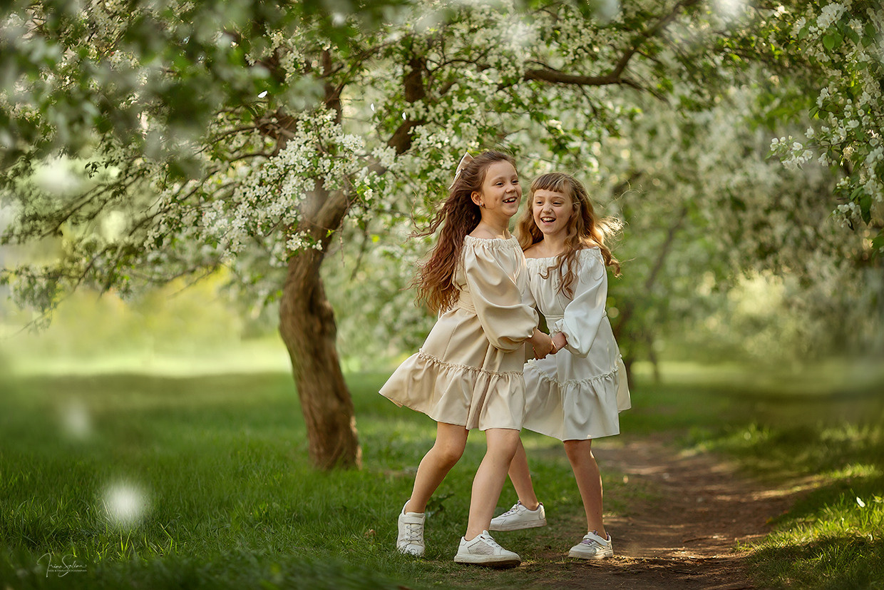 Фотосессия в яблонях. Детский и семейный фотограф в Екатеринбурге