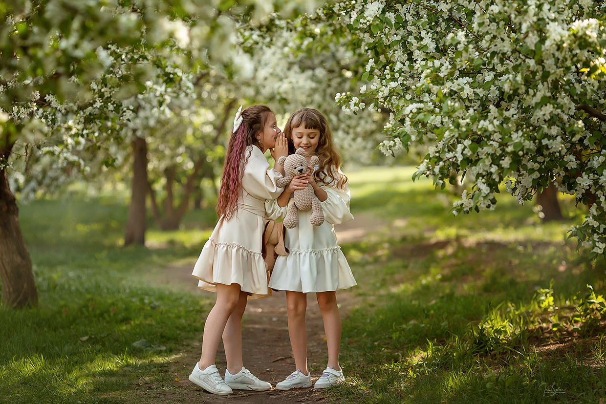 Фотосессия в яблонях. Детский и семейный фотограф в Екатеринбурге