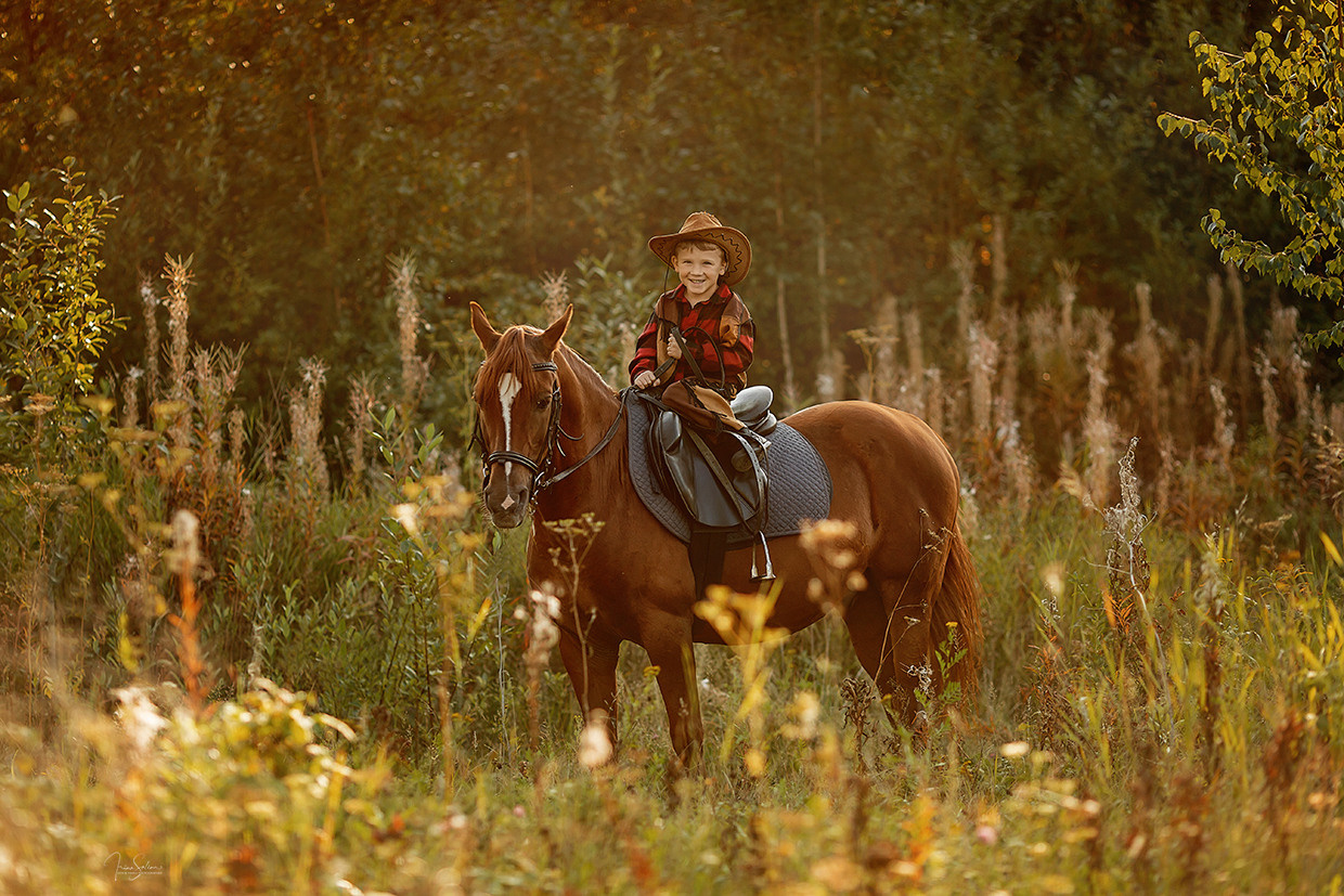 Семейная фотосессия и лошадки. Детский и семейный фотограф в Екатеринбурге
