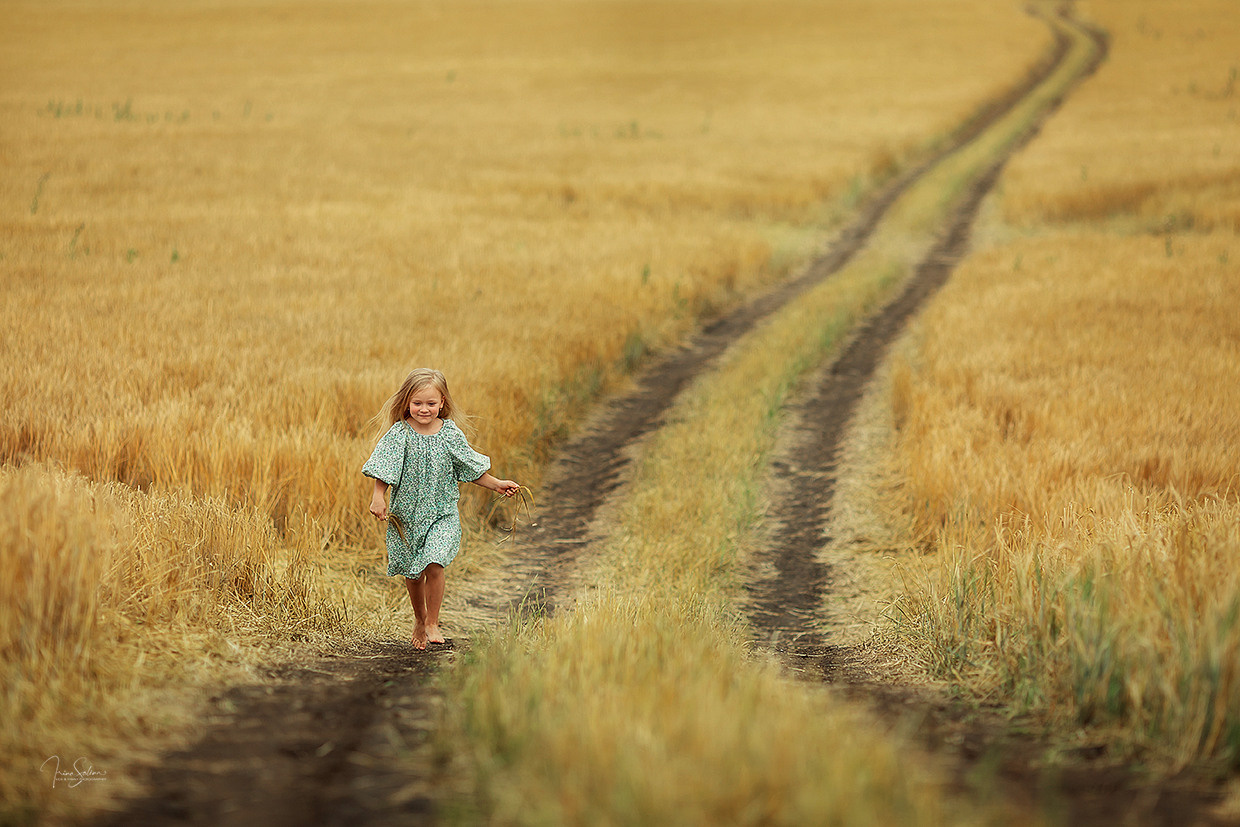 Фотосессия в пшенице. Детский и семейный фотограф в Екатеринбурге