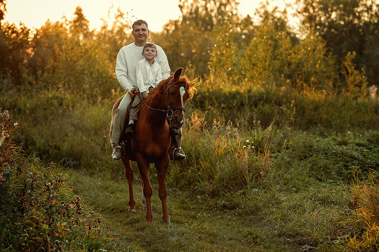 Семейная фотосессия и лошадки. Детский и семейный фотограф в Екатеринбурге
