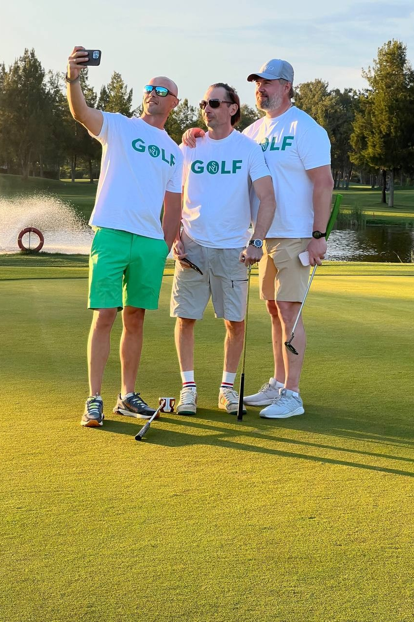 Гольф Москве. Гольф в Москве для взрослых тренировки. Академия гольфа NSU в Москве. Тренировки по гольфу для детей и взрослых, тренировки для новичков