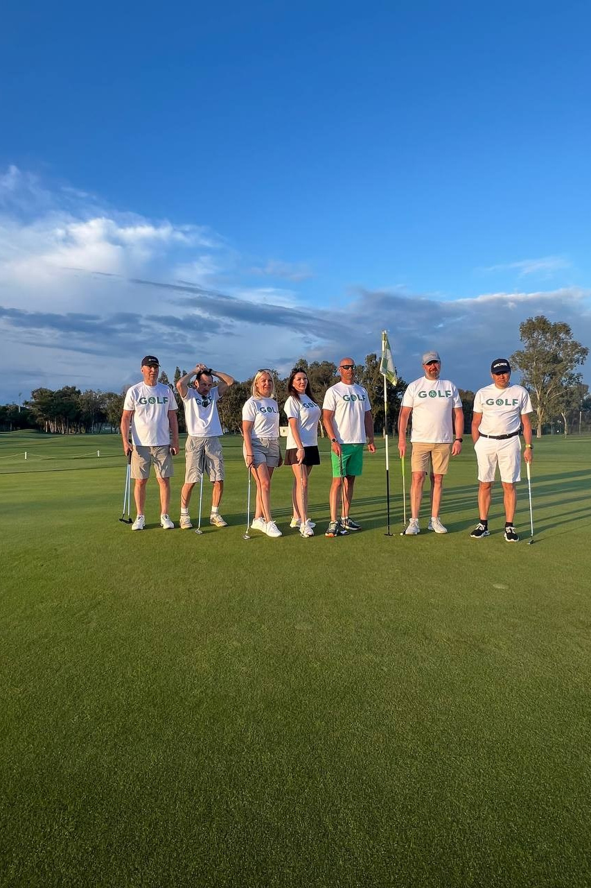 Гольф Москве. Гольф в Москве для взрослых тренировки. Академия гольфа NSU в Москве. Тренировки по гольфу для детей и взрослых, тренировки для новичков