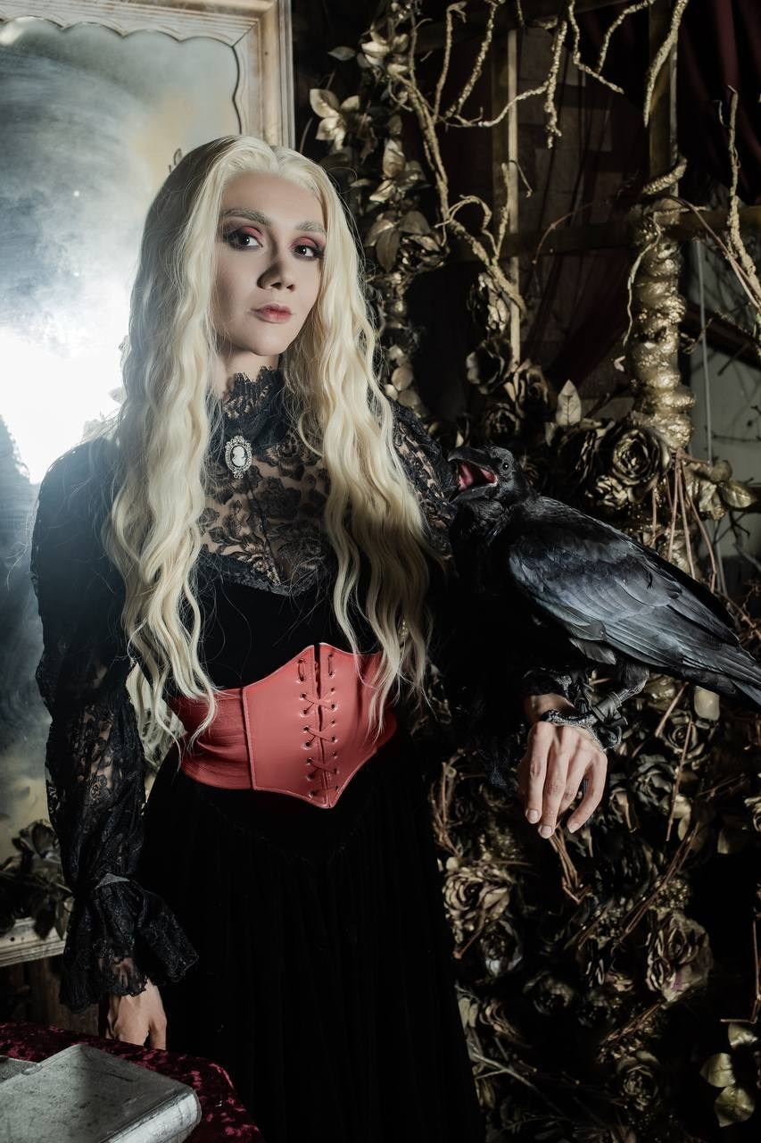 Фото и видеосъемка с черным вороном в Москве