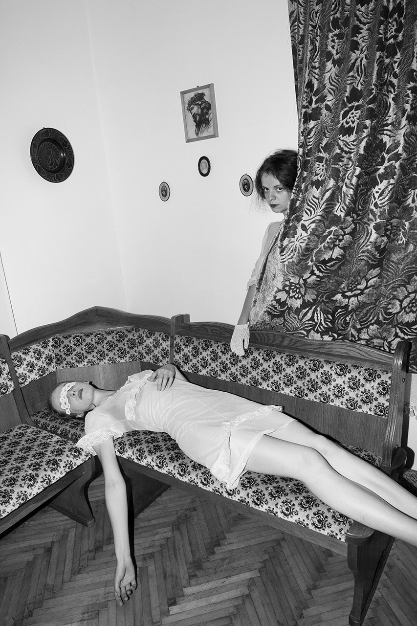 ОБЗОР АКТУАЛЬНЫХ ФОТОКНИГ: Porcelain and Wool. Самоорганизация Низина