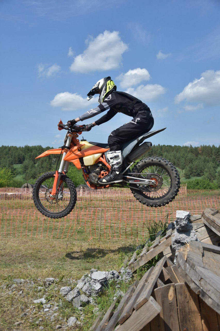 Инструктор Илья Кардашов. Профессиональный прокат эндуро мотоциклов и квадроциклов в г. Белгород