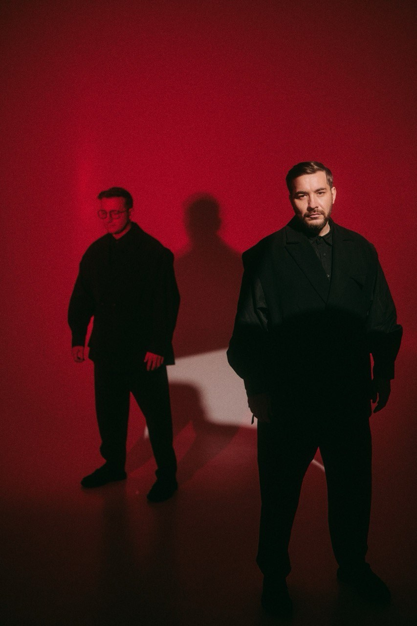 Дуэт ведущих Максим Дамир