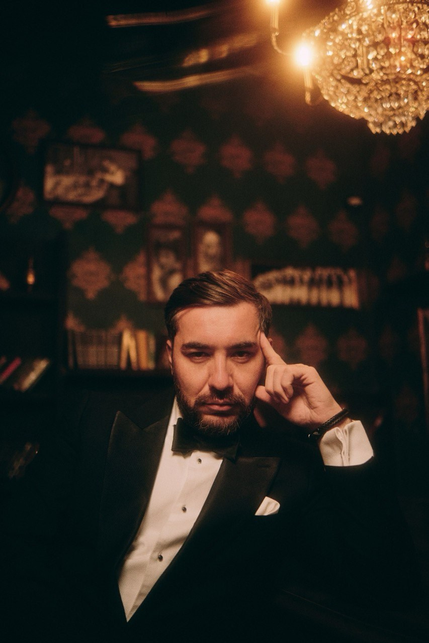 Дуэт ведущих Максим Дамир