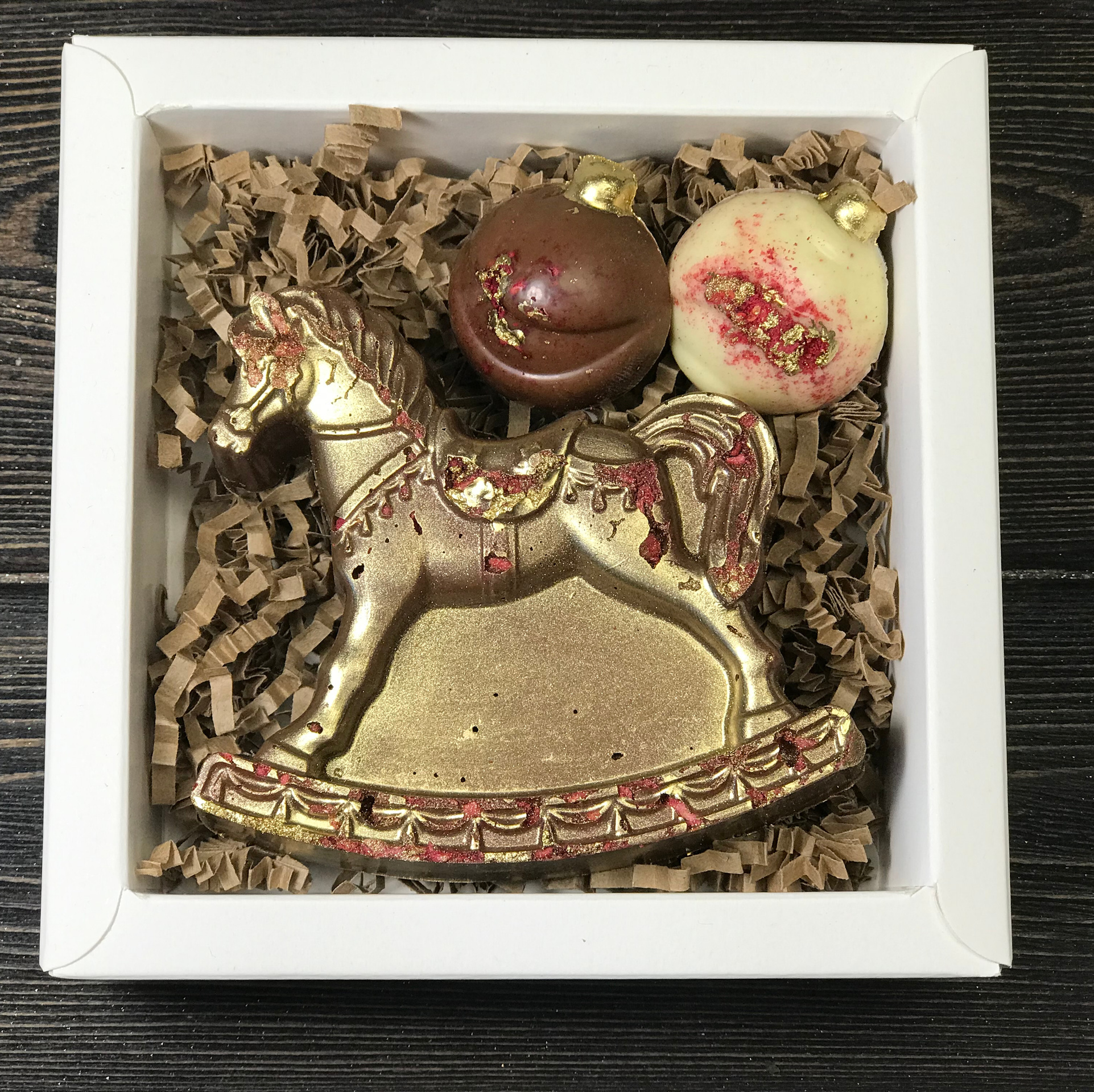 Фантазийный шоколад Сургут. Клубника в шоколаде в Сургуте