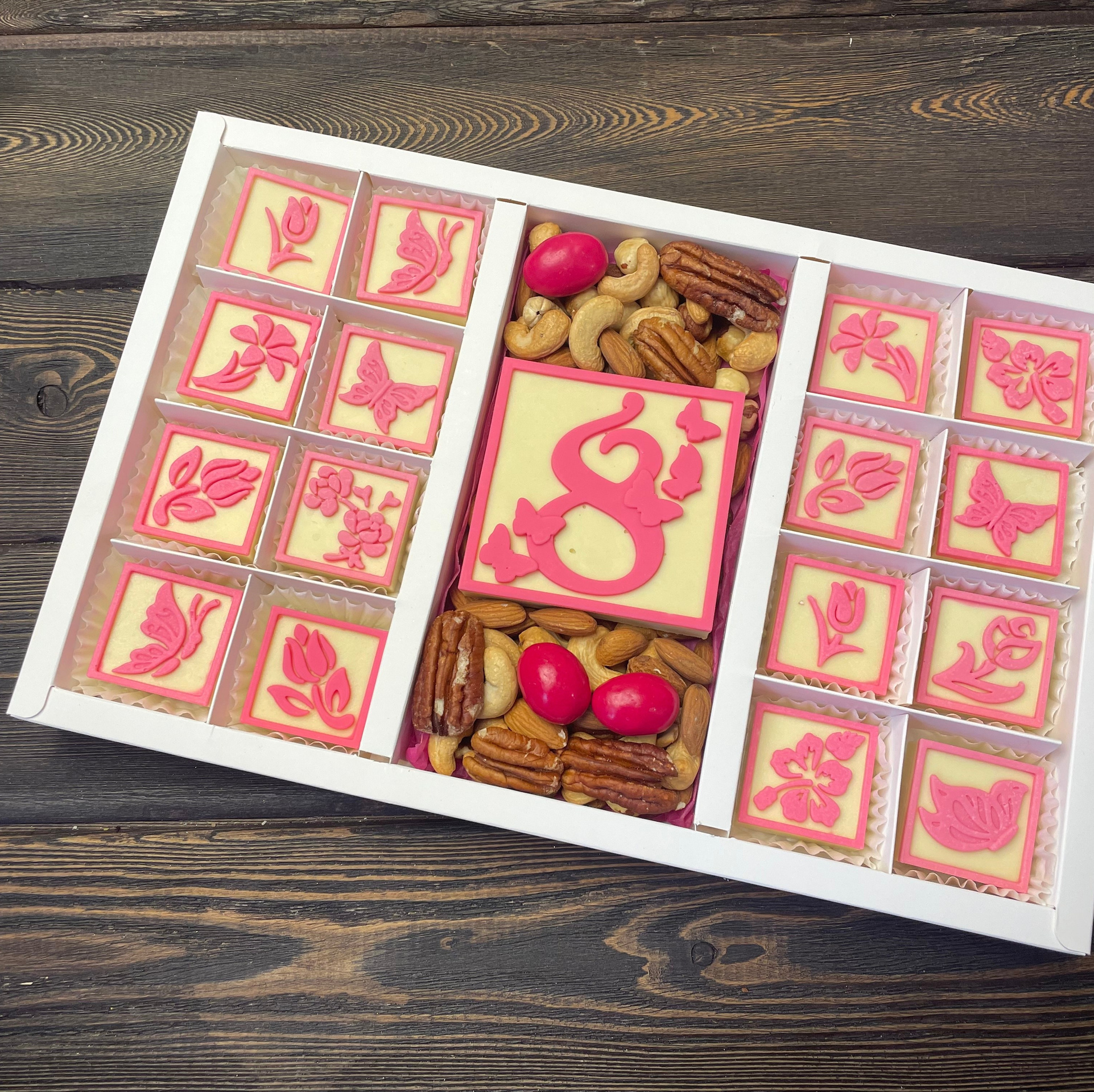 Корпусные конфеты. Клубника в шоколаде в Сургуте