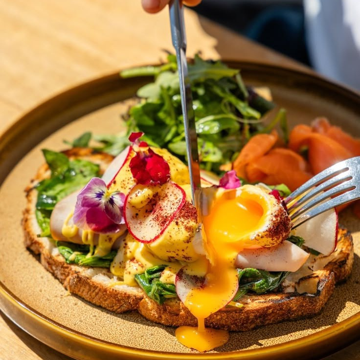 Знакомство & История компании