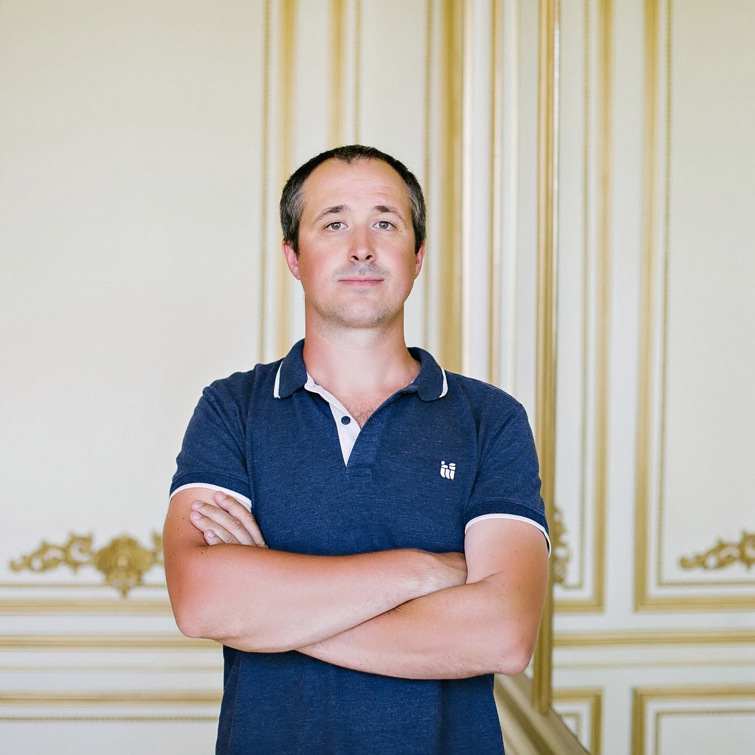 Привет! Меня зовут Максим Сизов, я свадебный и семейный фотограф в Нижнем Новгороде и Нижегородской области.Здесь вы найдете всю необходимую информацию, а также примеры моих работ в категории: свадебная фотосъёмка, фотосъёмка истории любви, семейная фотосъёмка, фотосессии с детьми и другие направления в области фотографии.