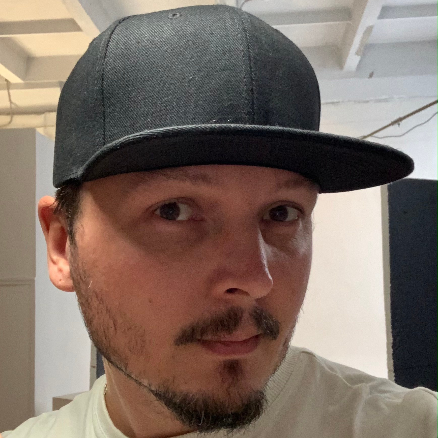 Контакты. Фотограф Петрозаводск. Съемка для брендов, индивидуальная съемка